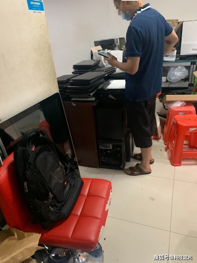 
客户到电脑店清灰调养 效果电脑没声音了 老板：不关我的事！【星空app官网】(图3)