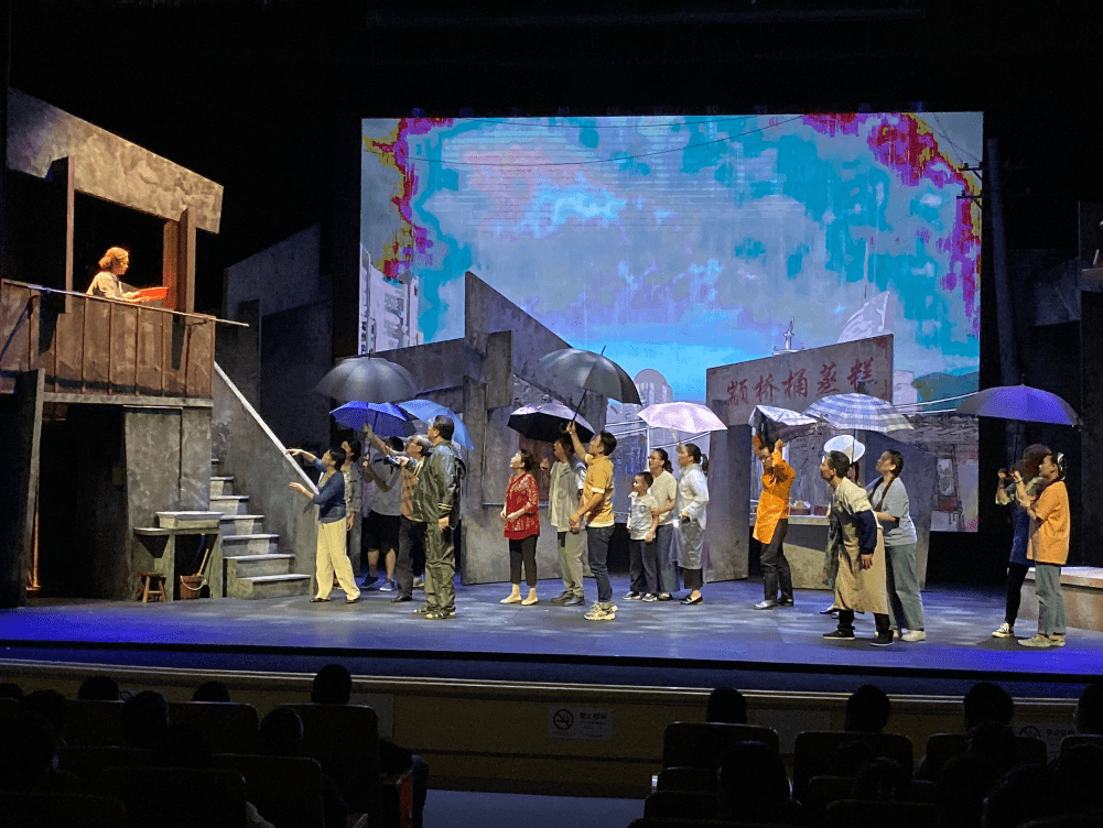 
上海颛桥老街旧改故事被搬上舞台 演员都是“颛桥黎民”【星空官方网站】(图6)