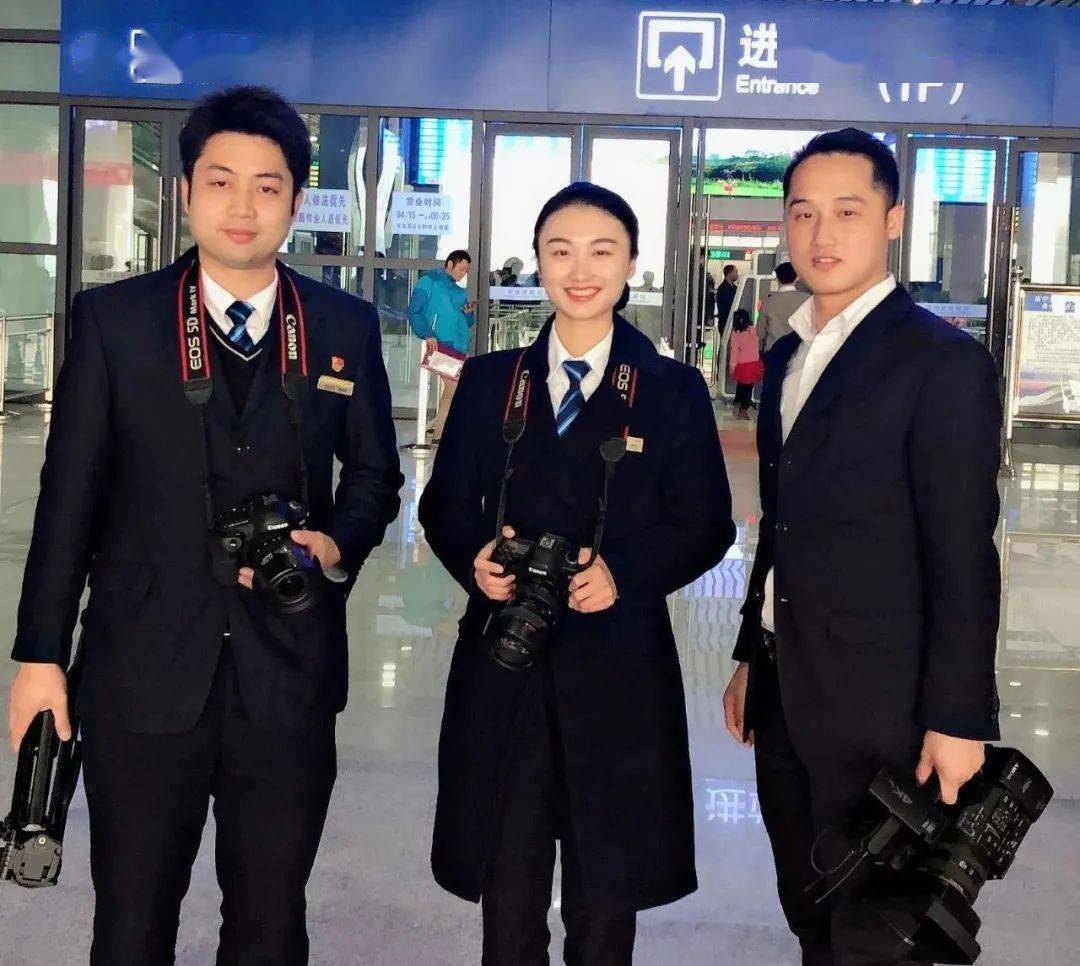 ‘星空app官方网页’
尺度化融媒体事情室示范点丨梧州车务段融媒体事情室(图4)